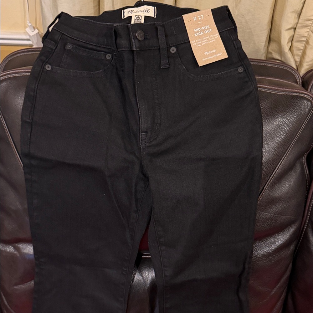 Madewell Black Mid-Rise Kick-Out Jeans - Classic Black